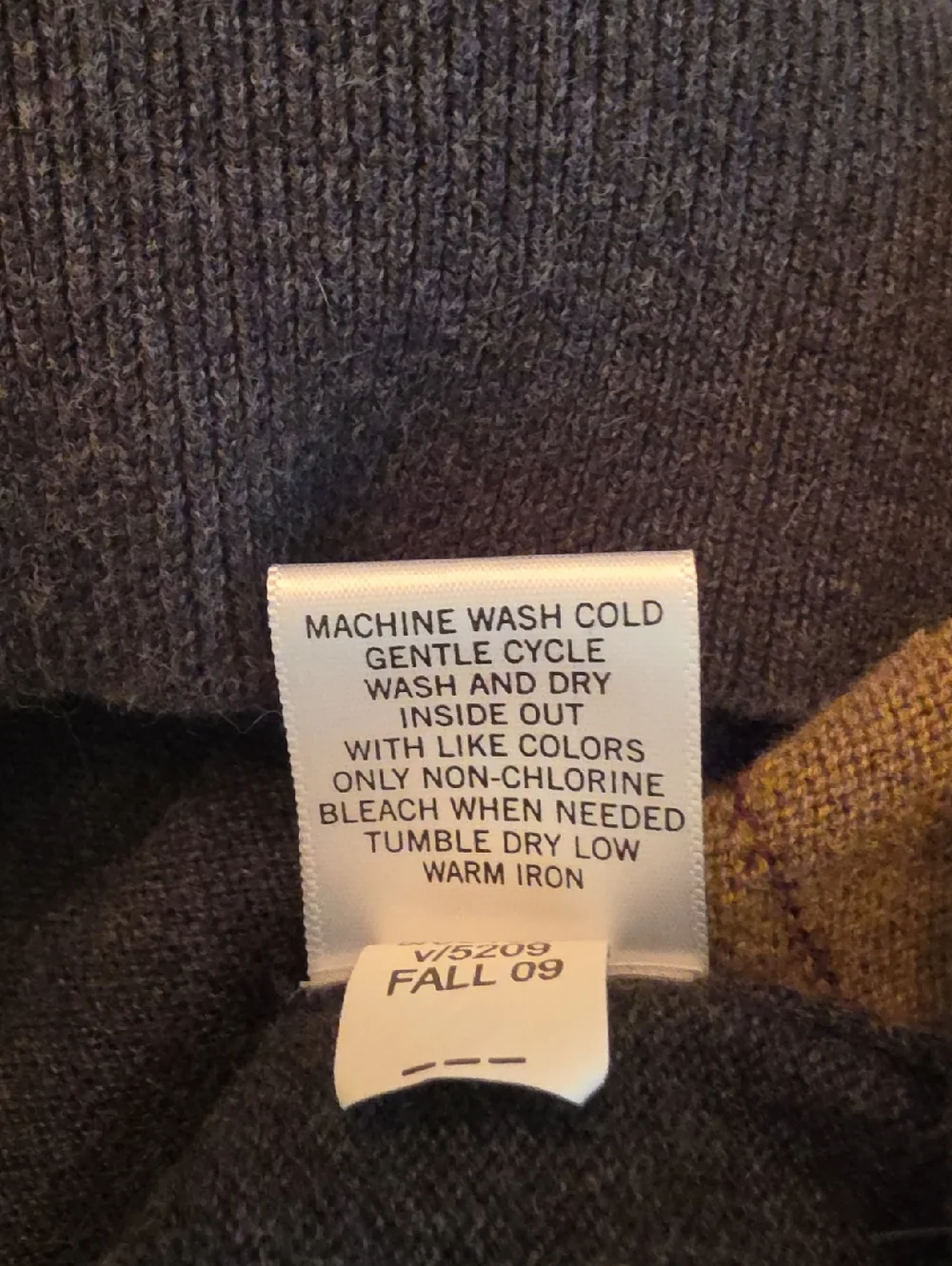 Banana Republic Factory Charcoal Gray Purple Argyle V-Neck Office Preppy Sweater